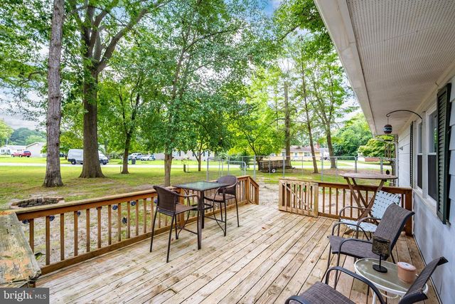 100 BARBARA AVE, Hebron, MD 21830
