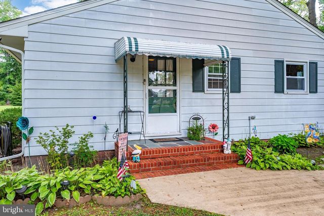100 BARBARA AVE, Hebron, MD 21830
