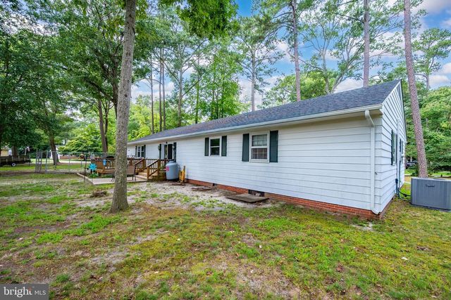 100 BARBARA AVE, Hebron, MD 21830