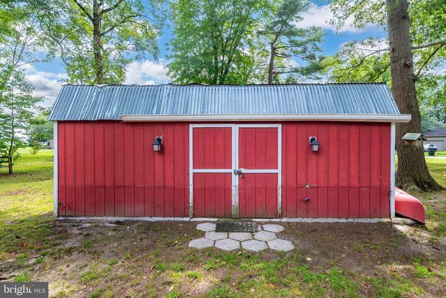 100 BARBARA AVE, Hebron, MD 21830