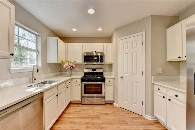 240 Springbottom Court, Lawrenceville, GA 30046