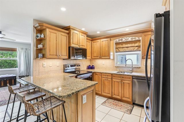 8083 BAYHAVEN DRIVE, Seminole, FL 33776