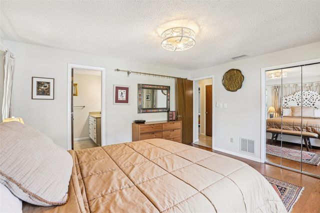 8083 BAYHAVEN DRIVE, Seminole, FL 33776