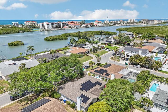 8083 BAYHAVEN DRIVE, Seminole, FL 33776