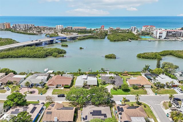 8083 BAYHAVEN DRIVE, Seminole, FL 33776