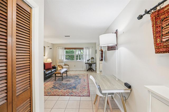 8083 BAYHAVEN DRIVE, Seminole, FL 33776