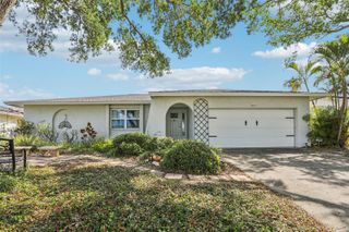 8083 BAYHAVEN DRIVE, Seminole, FL 33776