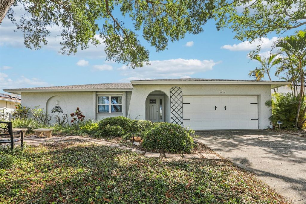 8083 BAYHAVEN DRIVE, Seminole, FL 33776