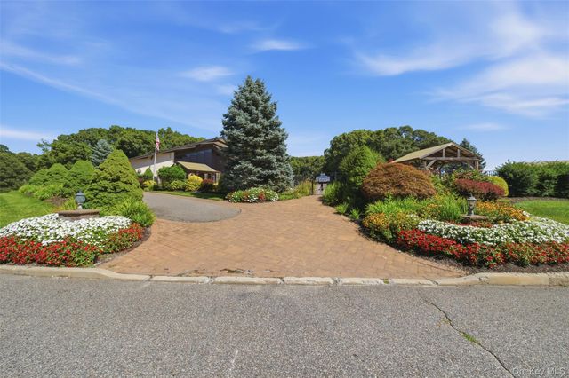 11 Juniper Court 11, Selden, NY 11784