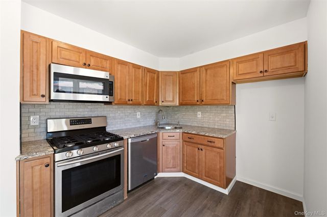 11 Juniper Court 11, Selden, NY 11784