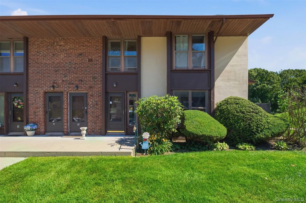 11 Juniper Court 11, Selden, NY 11784