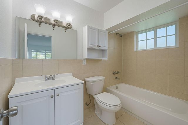 1671 NE 33rd Street 1, Pompano Beach, FL 33064