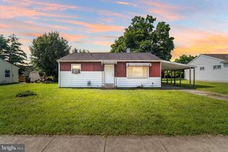 712 KELLY DR, York, PA 17404