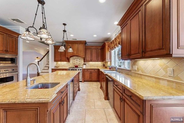 99 West Hill Road, Woodcliff Lake, NJ 07677