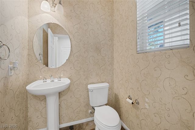 10451 Howling Coyote Avenue, Las Vegas, NV 89135