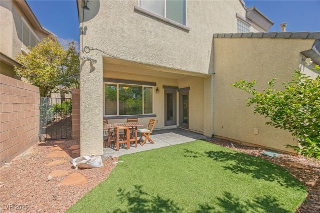 10451 Howling Coyote Avenue, Las Vegas, NV 89135