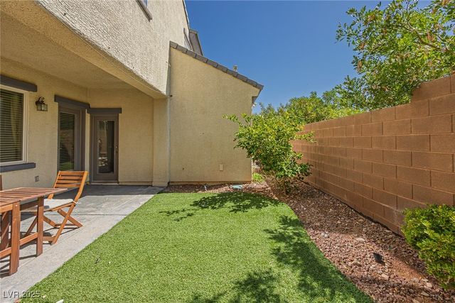 10451 Howling Coyote Avenue, Las Vegas, NV 89135