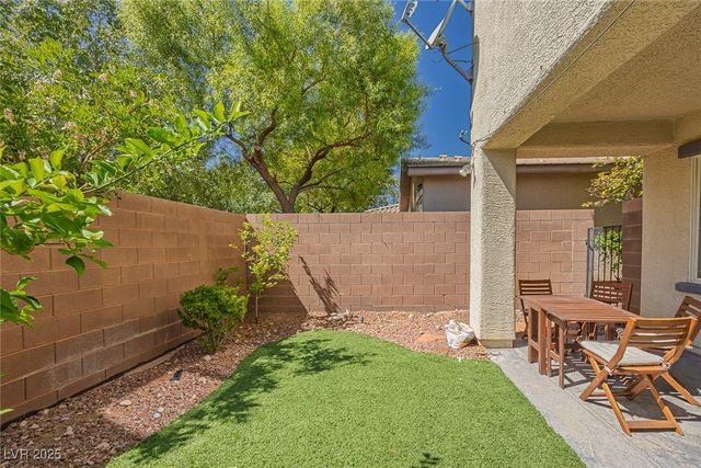 10451 Howling Coyote Avenue, Las Vegas, NV 89135