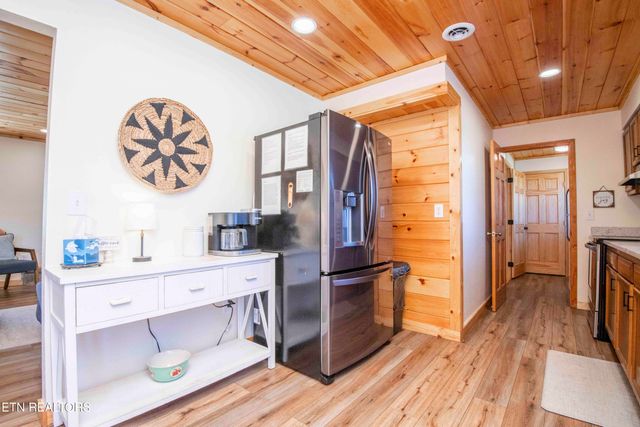 3260 Covemont Rd, Sevierville, TN 37862