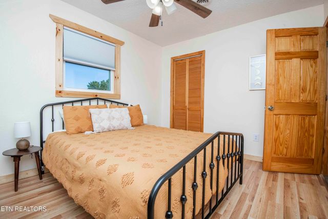 3260 Covemont Rd, Sevierville, TN 37862