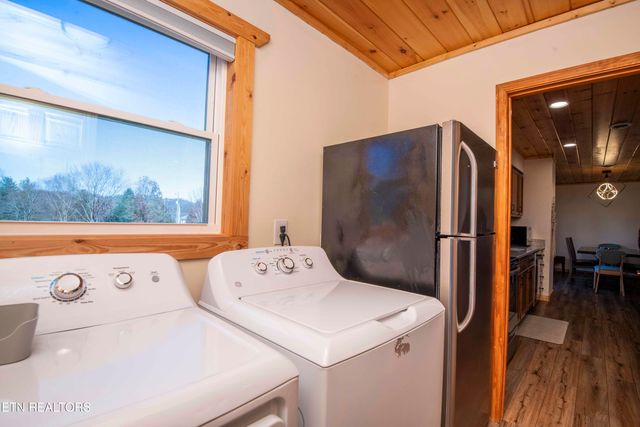 3260 Covemont Rd, Sevierville, TN 37862