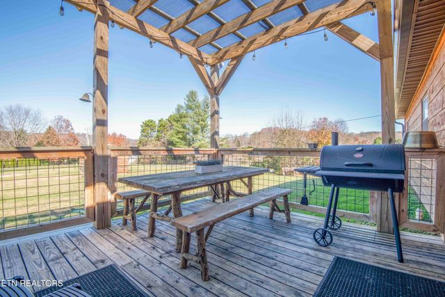 3260 Covemont Rd, Sevierville, TN 37862