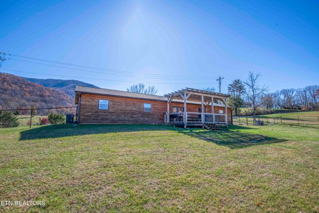 3260 Covemont Rd, Sevierville, TN 37862