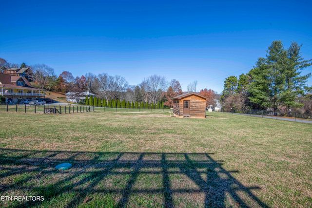 3260 Covemont Rd, Sevierville, TN 37862