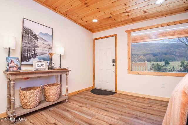 3260 Covemont Rd, Sevierville, TN 37862