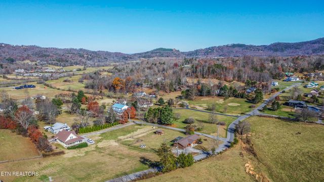 3260 Covemont Rd, Sevierville, TN 37862