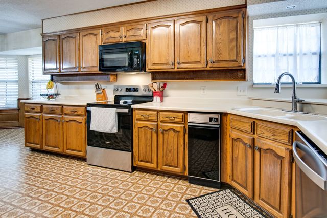 6620 Diamond Ridge Drive, North Richland Hills, TX 76180