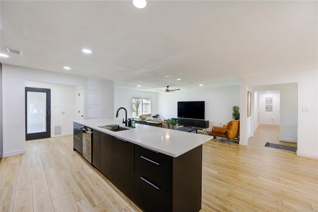 1718 Capstan Road, Houston, TX 77062