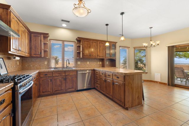 1704 13th Street SE, Rio Rancho, NM 87124