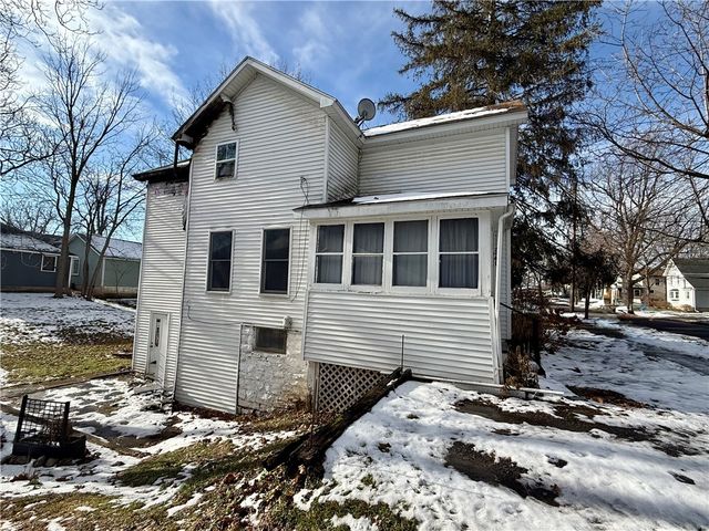 33 Miller Street, Seneca Falls, NY 13148