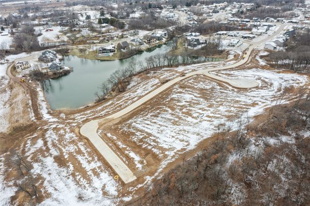1260 Arbor Woods Drive, Pleasant Hill, IA 50327