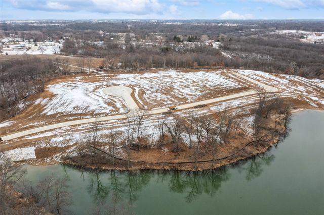 1260 Arbor Woods Drive, Pleasant Hill, IA 50327