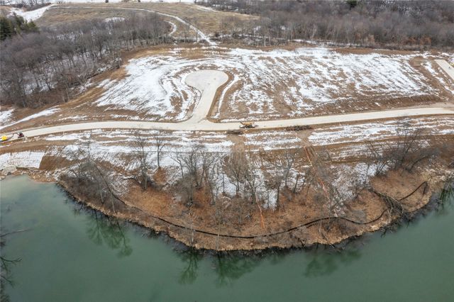 1260 Arbor Woods Drive, Pleasant Hill, IA 50327