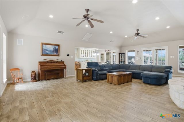 642 Phantom Rider Trail, Spring Branch, TX 78070