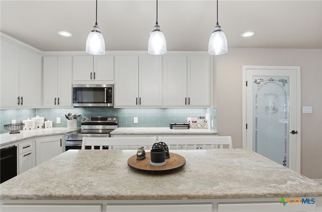 642 Phantom Rider Trail, Spring Branch, TX 78070
