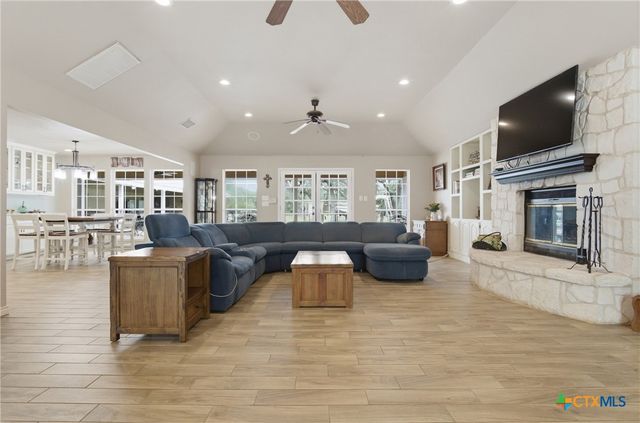 642 Phantom Rider Trail, Spring Branch, TX 78070
