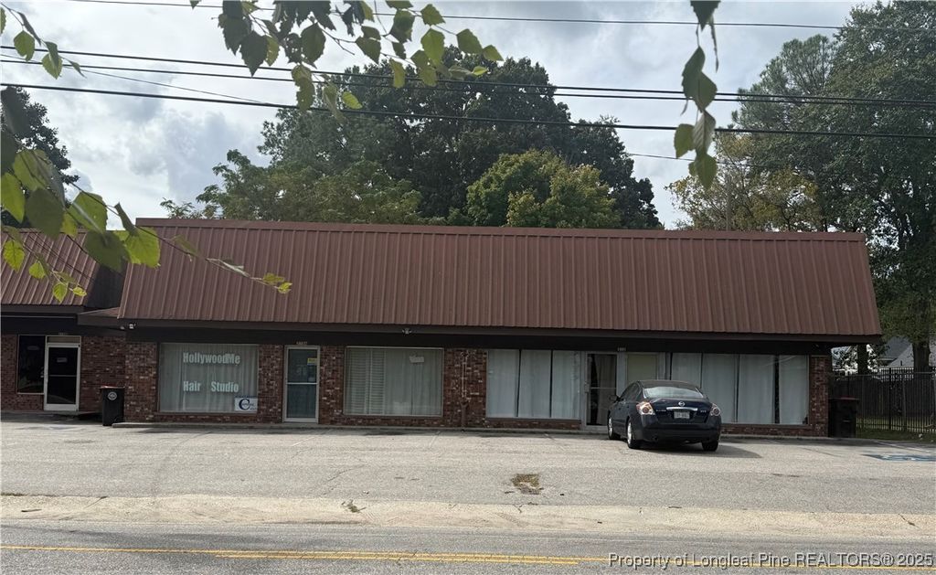 314 E 4th Avenue, Red Springs, NC 28377 — photo 2