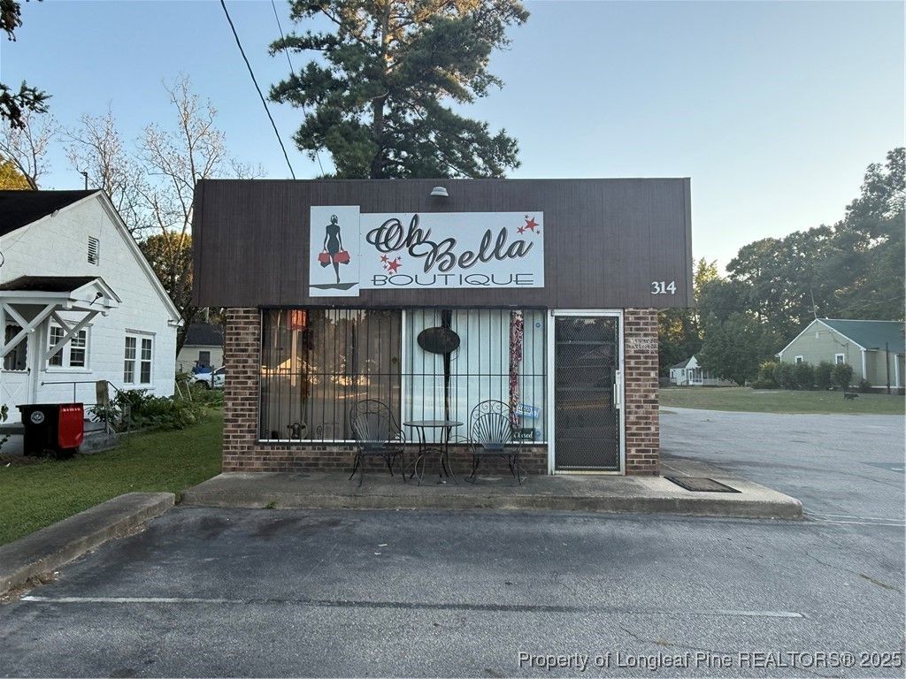 314 E 4th Avenue, Red Springs, NC 28377 — photo 6
