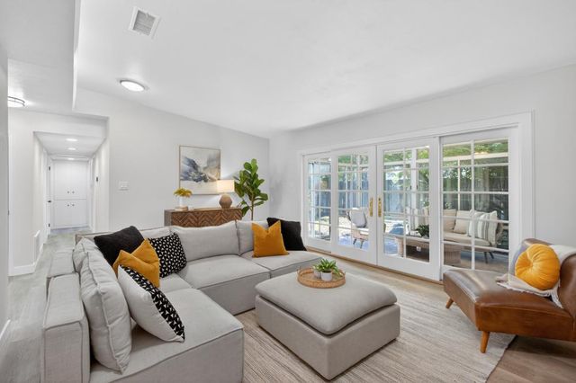 10001 LA PLACITA Dr, Rancho Cordova, CA 95670