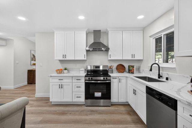 10001 LA PLACITA Dr, Rancho Cordova, CA 95670