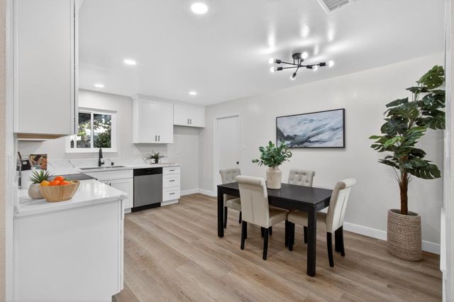10001 LA PLACITA Dr, Rancho Cordova, CA 95670