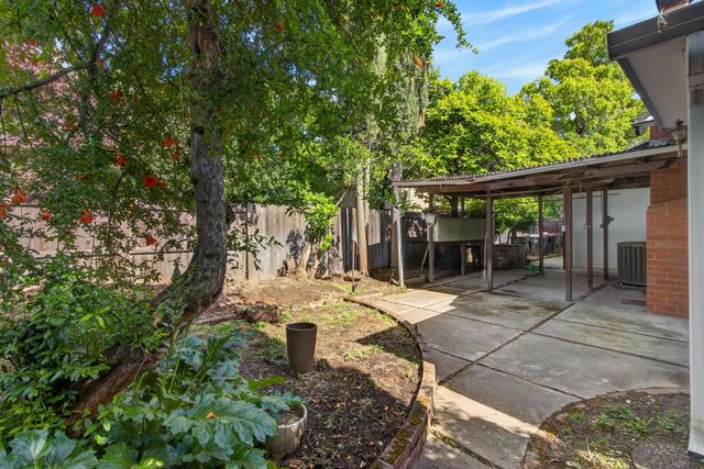 10001 LA PLACITA Dr, Rancho Cordova, CA 95670