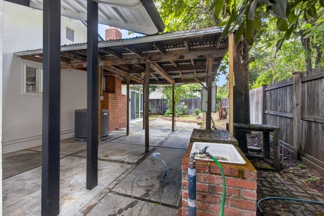 10001 LA PLACITA Dr, Rancho Cordova, CA 95670