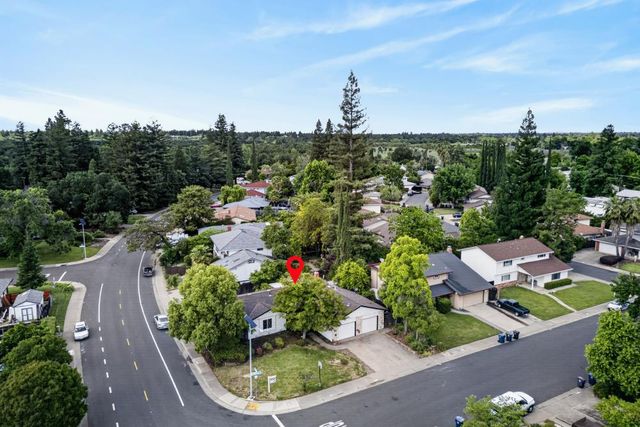 10001 LA PLACITA Dr, Rancho Cordova, CA 95670