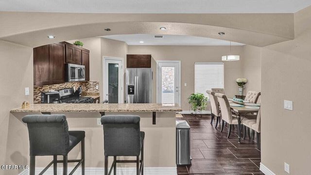 172 N MANZANITA Drive, El Paso, TX 79928