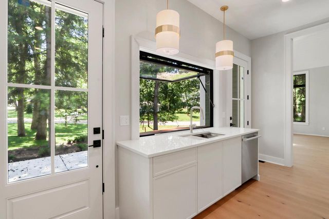 327 Church DRIVE, Fontana, WI 53125